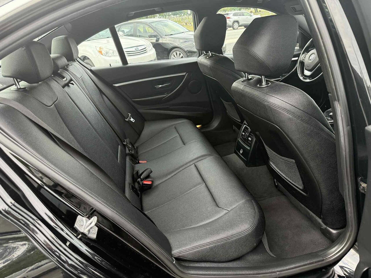 Used 2017 BMW 330i xDrive Sedan image 14