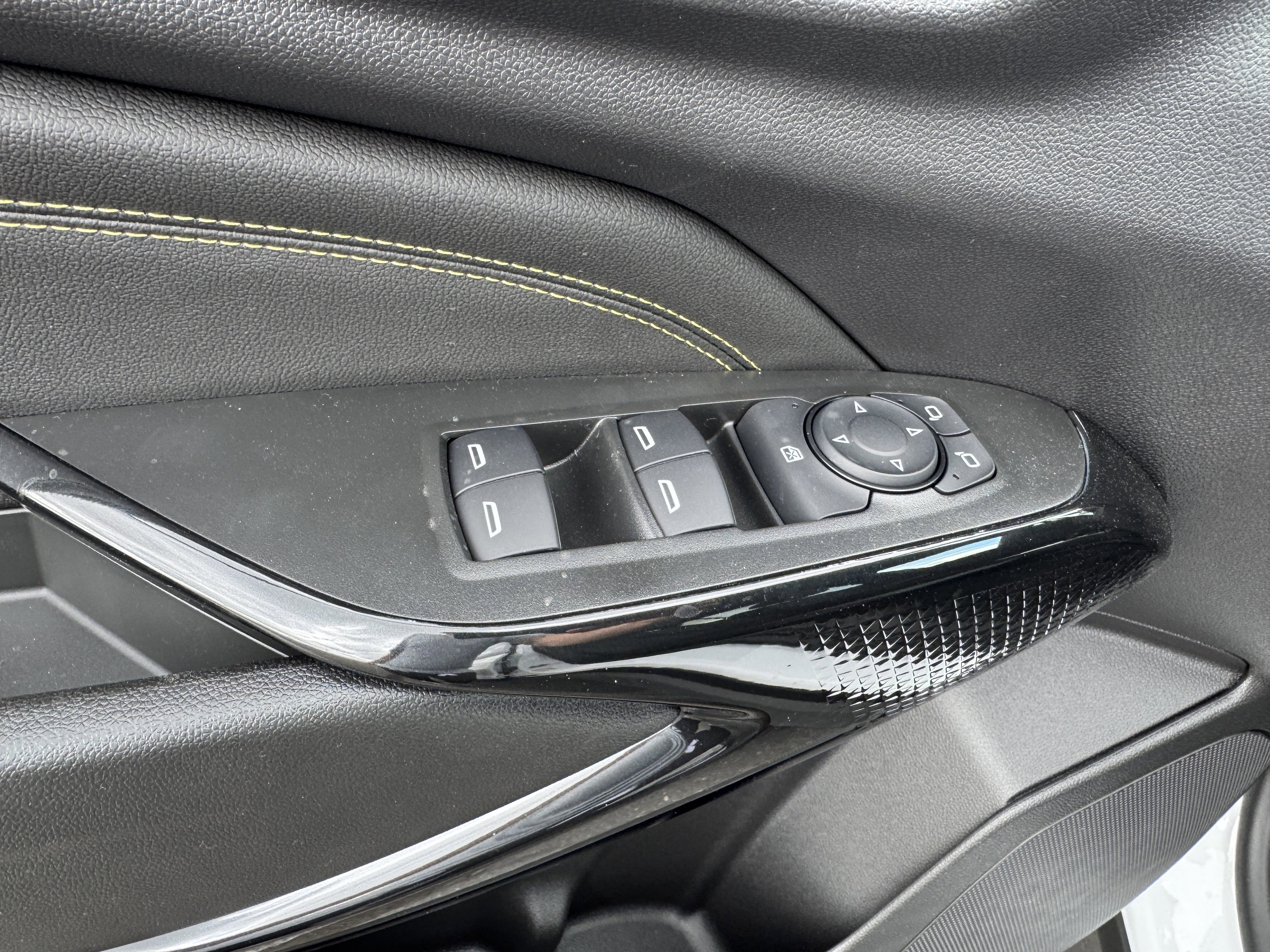 New 2025 Chevrolet Trax LT w/ LT Convenience Package image 10