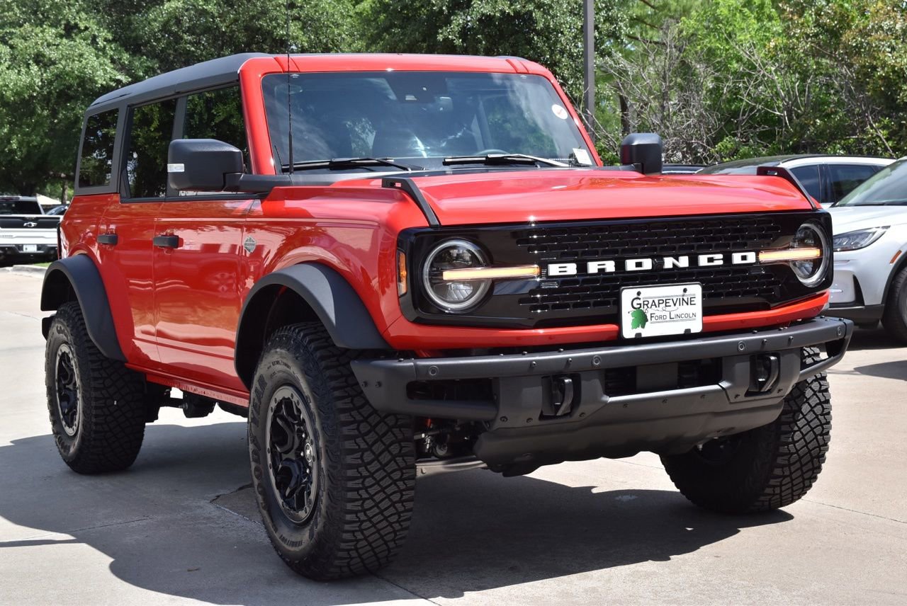 Certified 2024 Ford Bronco Wildtrak AWD/4WD image 4