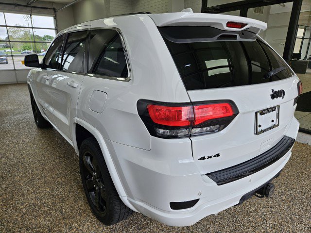Used 2015 Jeep Grand Cherokee Altitude AWD/4WD image 4