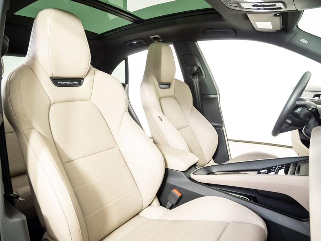 Certified 2024 Porsche Macan 4 Electric AWD/4WD image 24