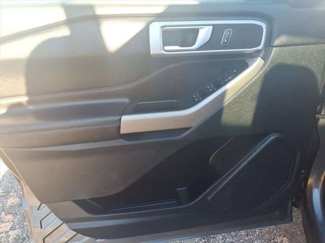 Certified 2023 Ford Explorer XLT w/ Equipment Group 202A image 15