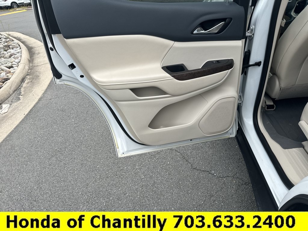 Used 2020 GMC Acadia Denali w/ Denali Ultimate Package AWD/4WD image 28