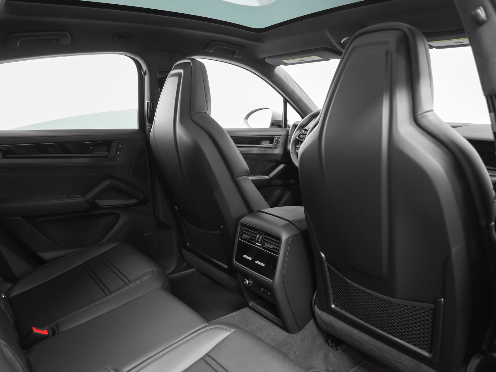 New 2026 Porsche Cayenne GTS AWD/4WD image 33