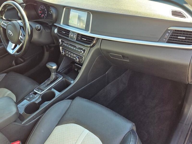 Used 2020 Kia Optima Premium image 14