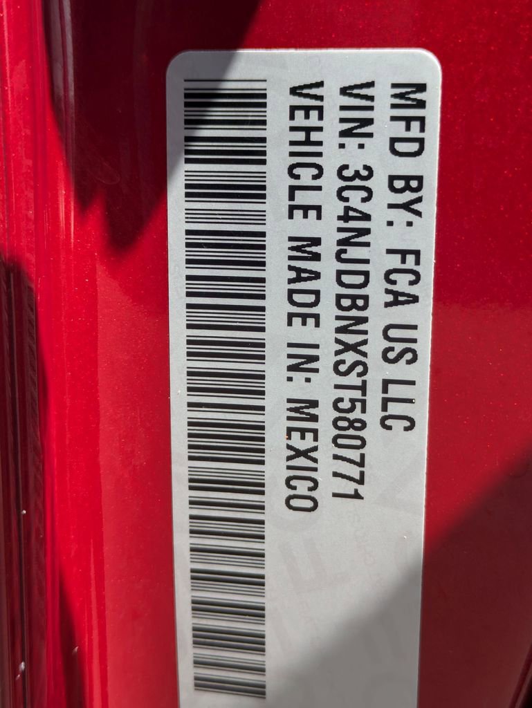 Used 2025 Jeep Compass Latitude image 36