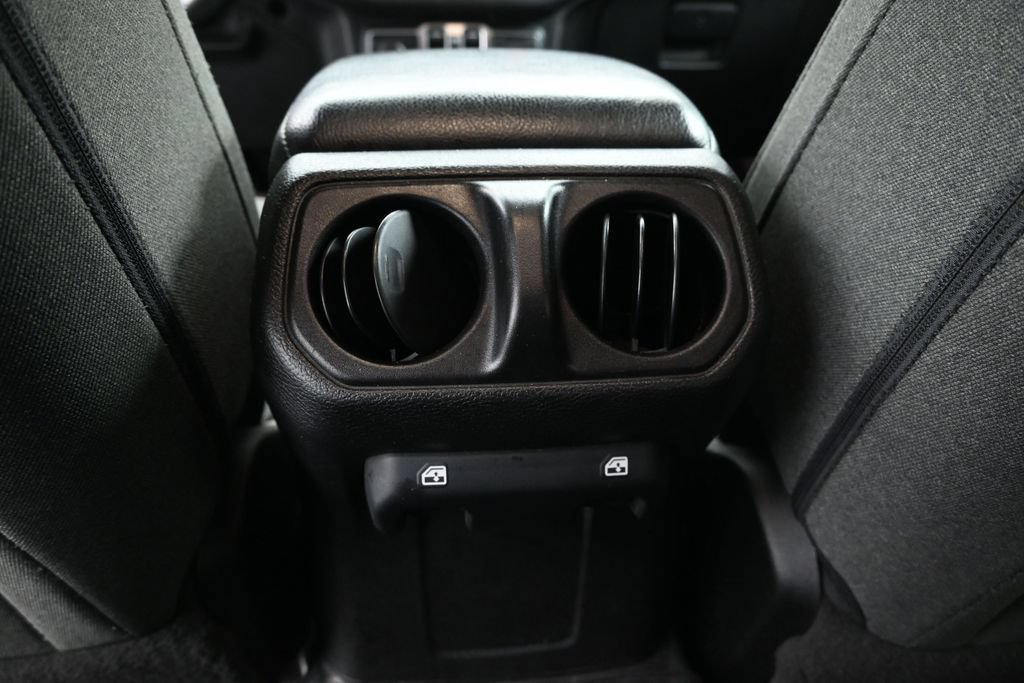 Used 2024 Jeep Wrangler Unlimited Sport AWD/4WD image 19