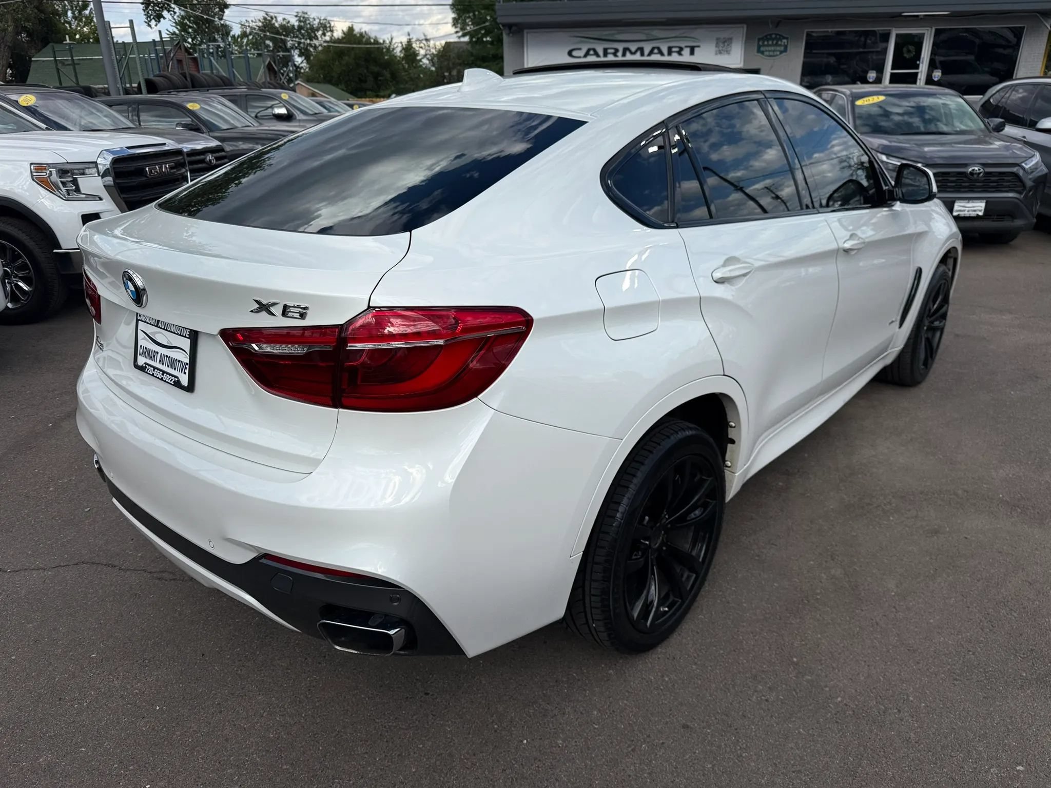 Used 2019 BMW X6 xDrive50i w/ M Sport Package AWD/4WD image 9