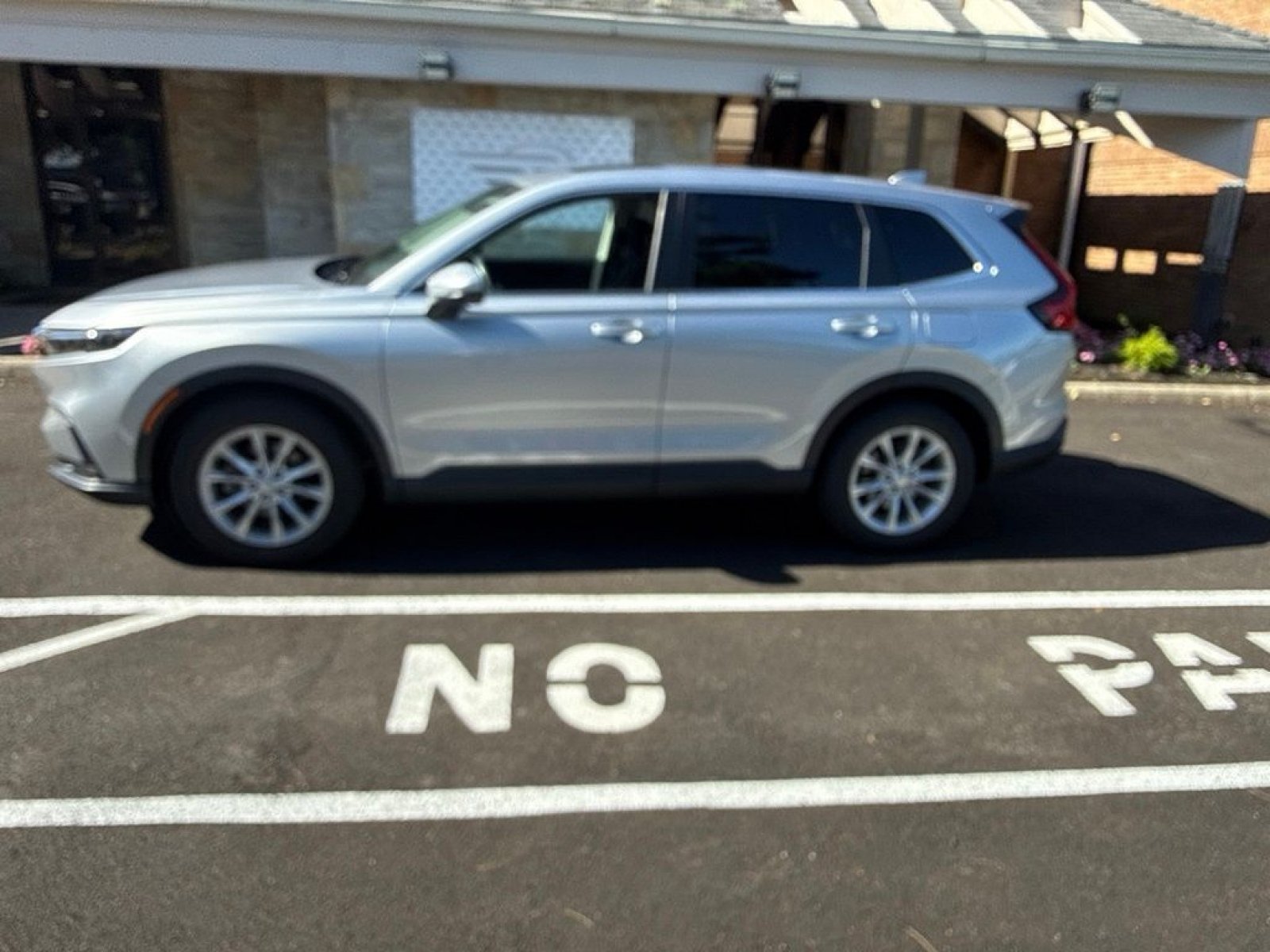 Used 2023 Honda CR-V EX image 11