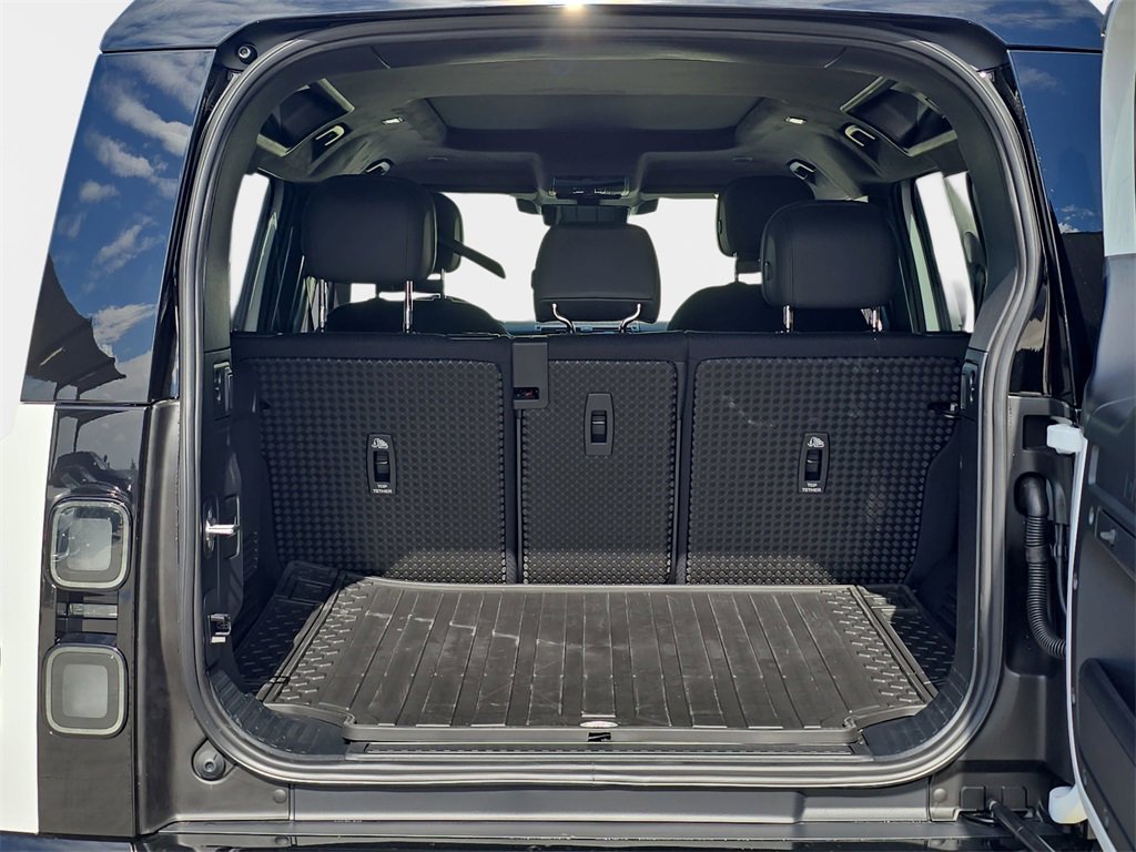 New 2026 Land Rover Defender 110 V8 image 12