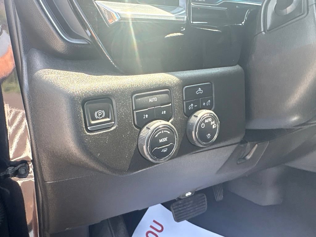 Used 2022 Chevrolet Silverado 1500 LT AWD/4WD image 14