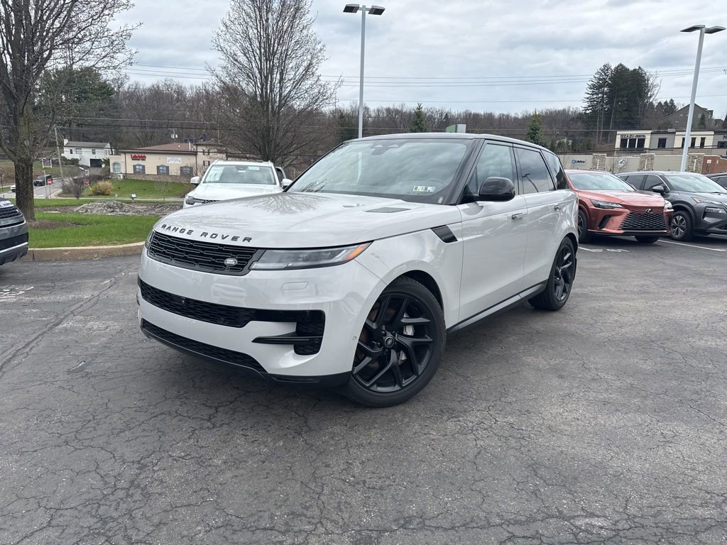 Used 2025 Land Rover Range Rover Sport SE image 1