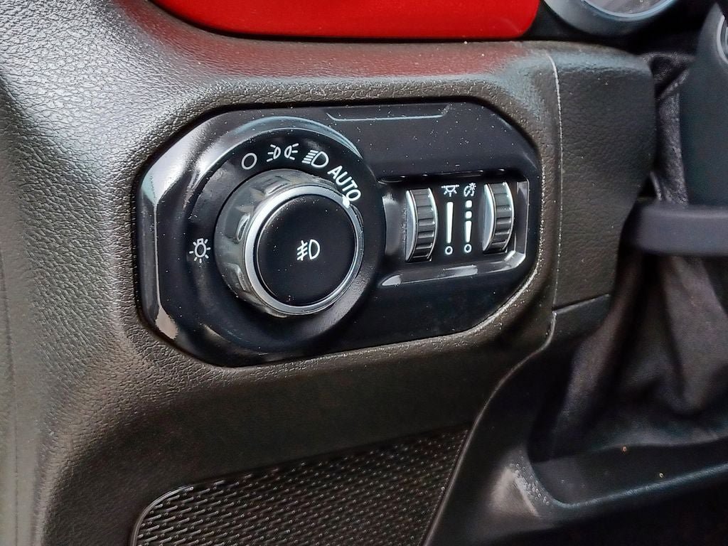 Used 2020 Jeep Wrangler Unlimited Rubicon w/ Dual Top Group AWD/4WD image 14