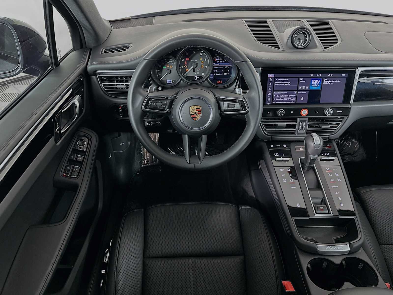 Certified 2026 Porsche Macan AWD/4WD image 24