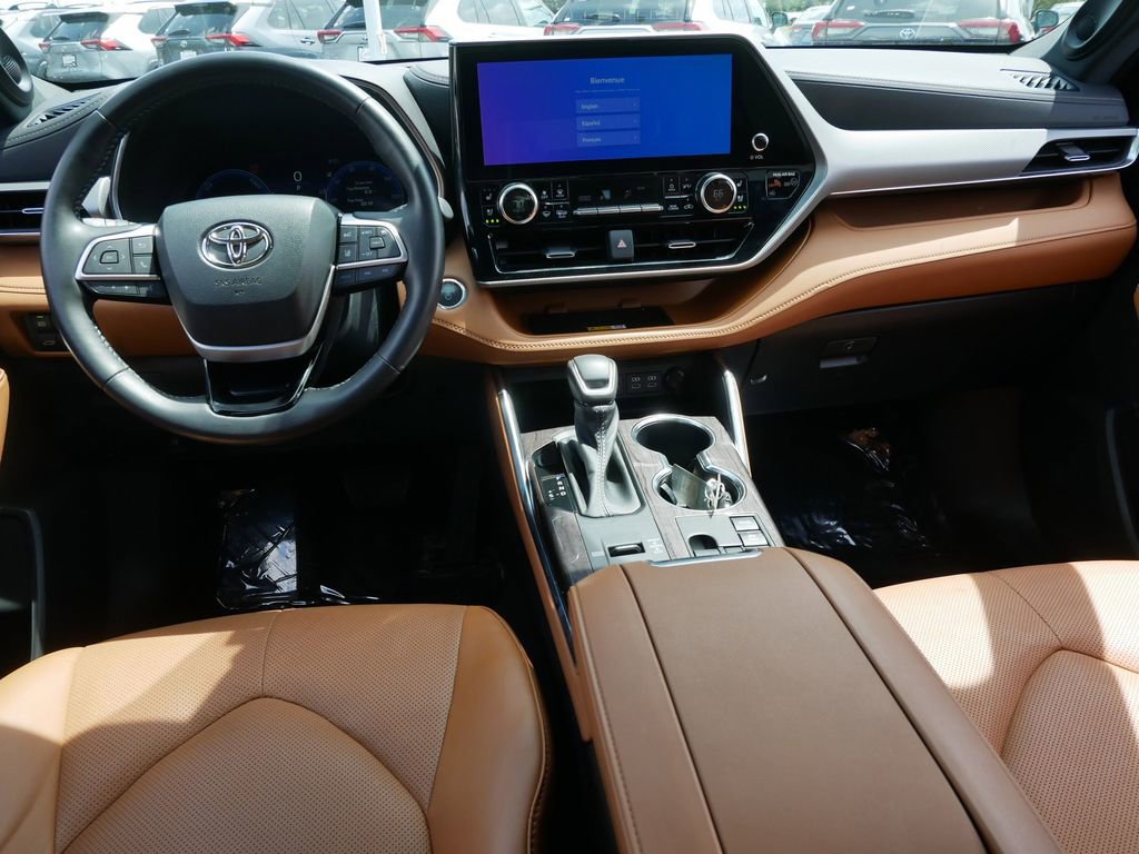 Used 2023 Toyota Highlander Platinum AWD/4WD image 13