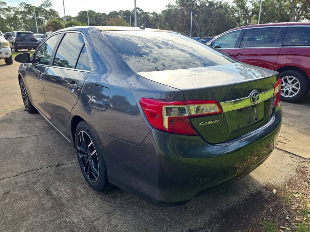 Used 2012 Toyota Camry XLE w/ Leather Pkg FWD image 3