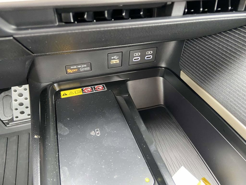 New 2026 Toyota Camry SE FWD image 25