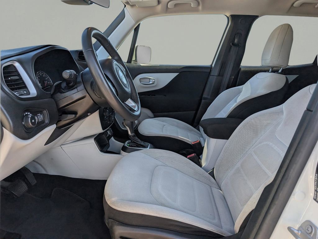 Used 2020 Jeep Renegade Latitude image 16