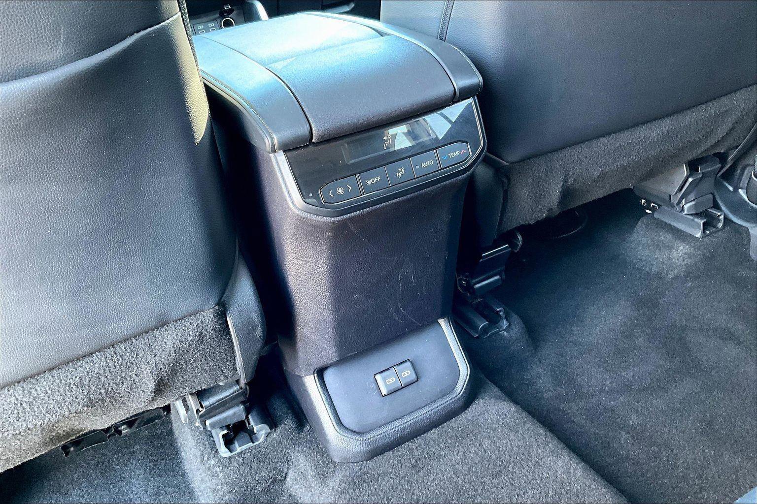 Used 2023 Toyota Highlander XLE image 34