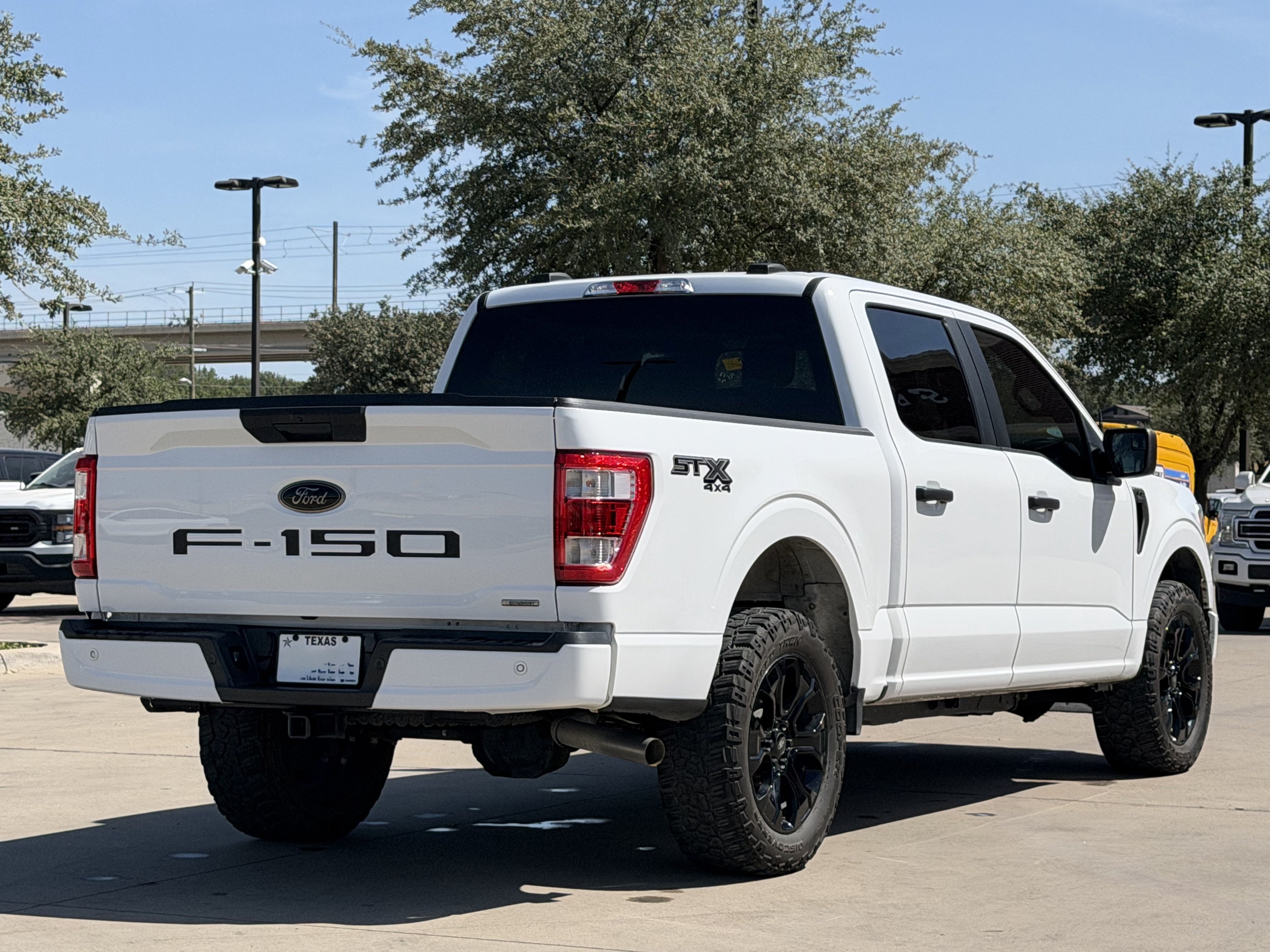 Used 2022 Ford F150 XL w/ STX Black Appearance Package AWD/4WD image 4