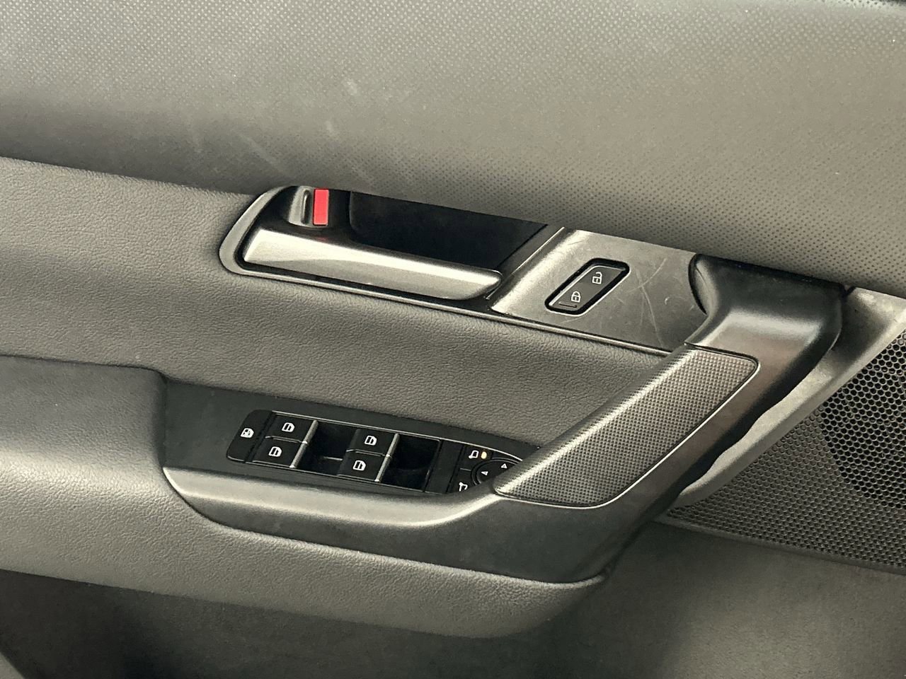 Used 2025 MAZDA CX-50 AWD 2.5 S w/ Premium Package image 19