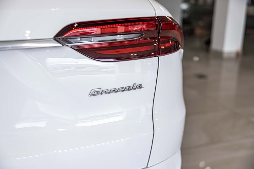 Used 2024 Maserati Grecale Modena AWD/4WD image 15