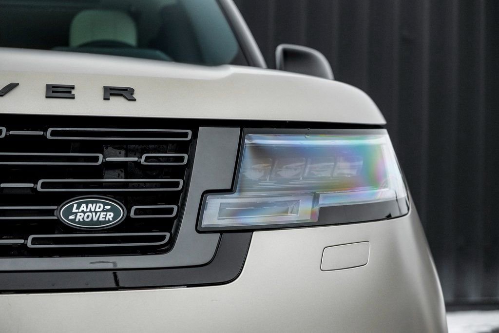New 2025 Land Rover Range Rover SE image 6