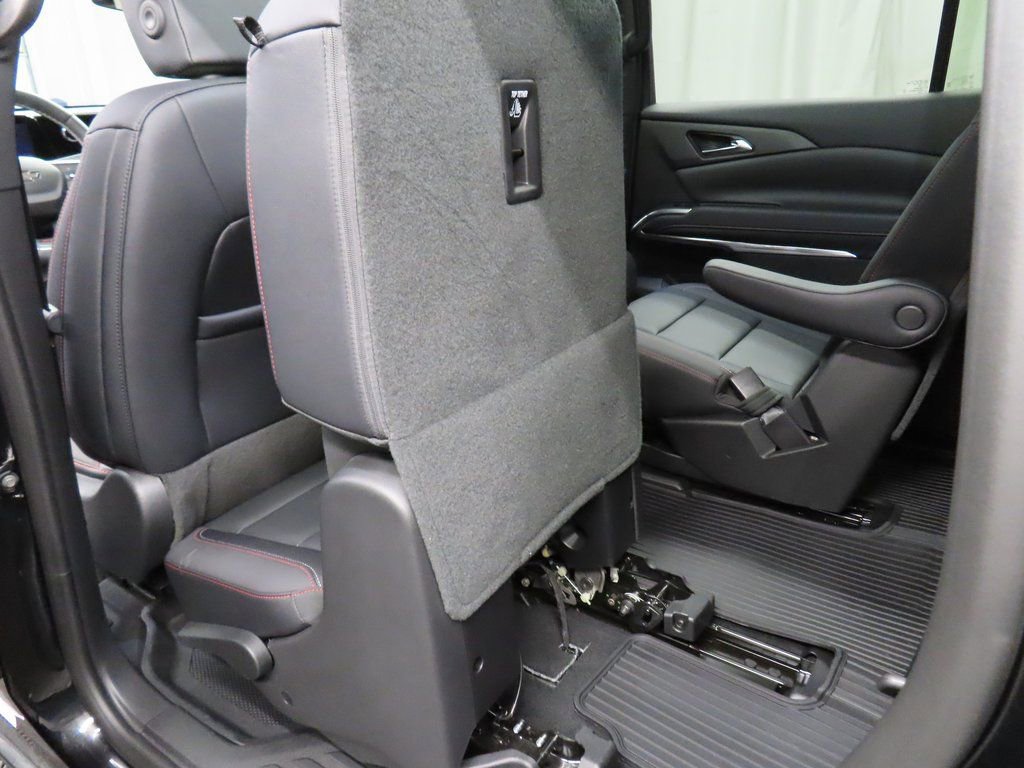 Used 2025 Chevrolet Traverse Z71 image 61