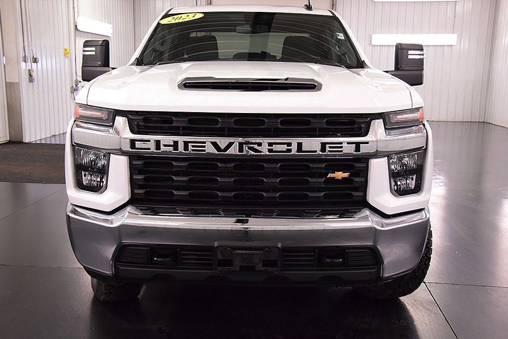 Used 2023 Chevrolet Silverado 3500 LT image 2