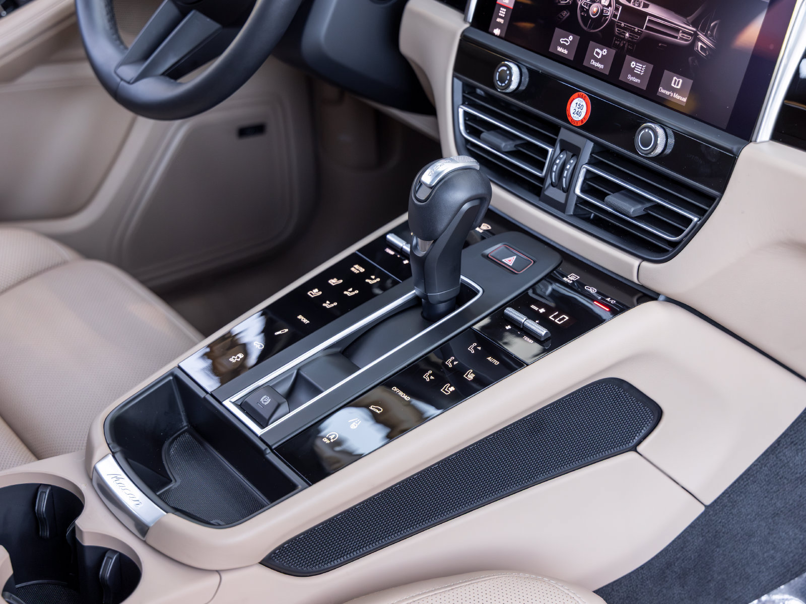 Certified 2026 Porsche Macan AWD/4WD image 58