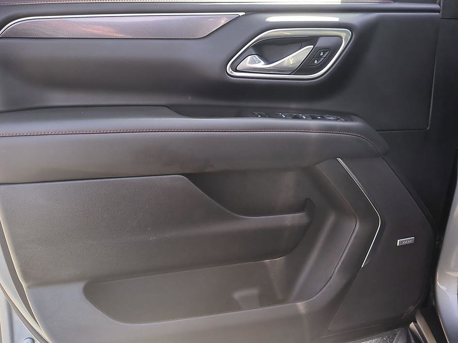 Used 2024 Chevrolet Suburban RST RWD image 11