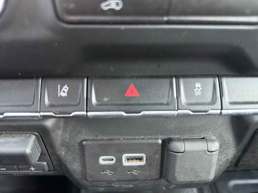 Used 2024 GMC Sierra 2500 Pro image 40