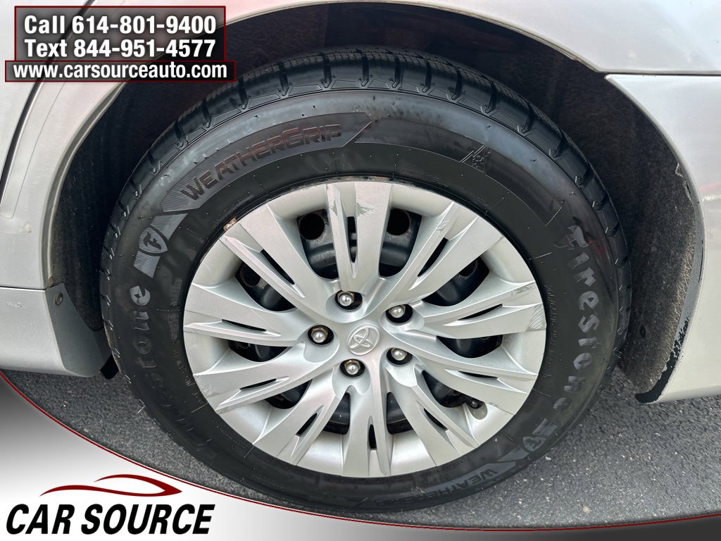 Used 2012 Toyota Camry LE image 24