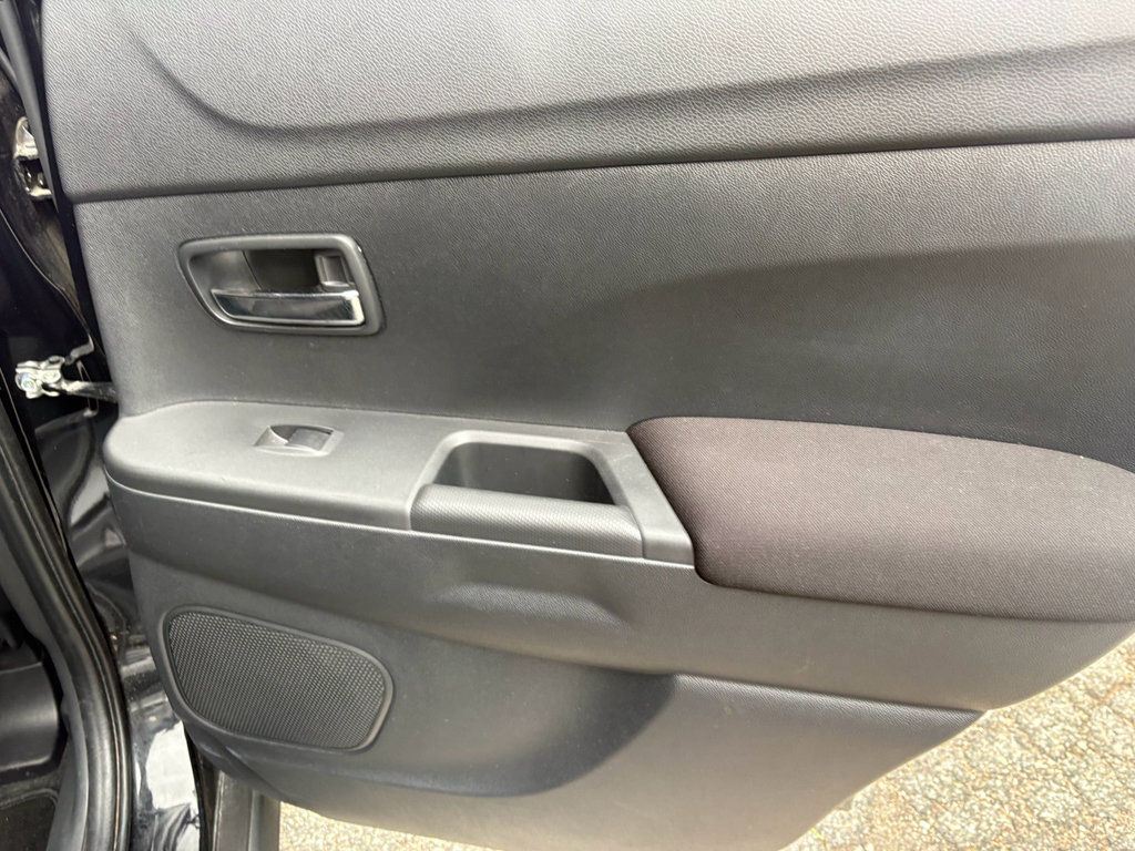 Used 2025 Mitsubishi Outlander Sport ES AWD/4WD image 23