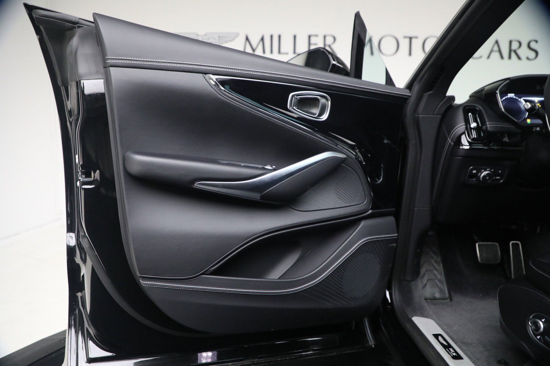 New 2026 Aston Martin DBX S image 44