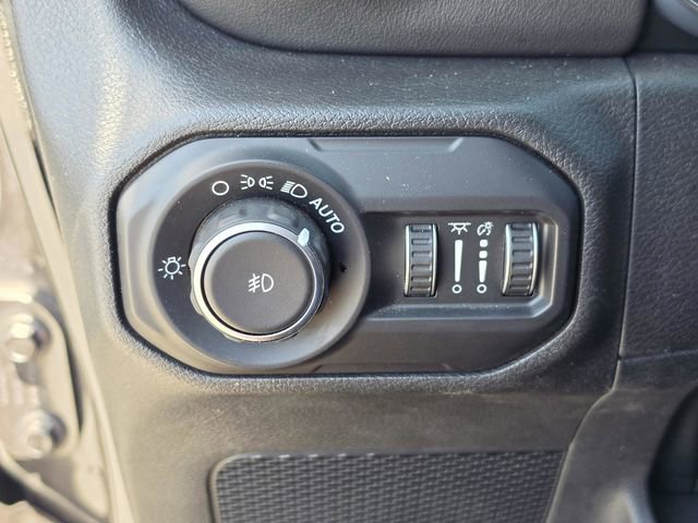 Used 2020 Jeep Wrangler Unlimited Sahara AWD/4WD image 34