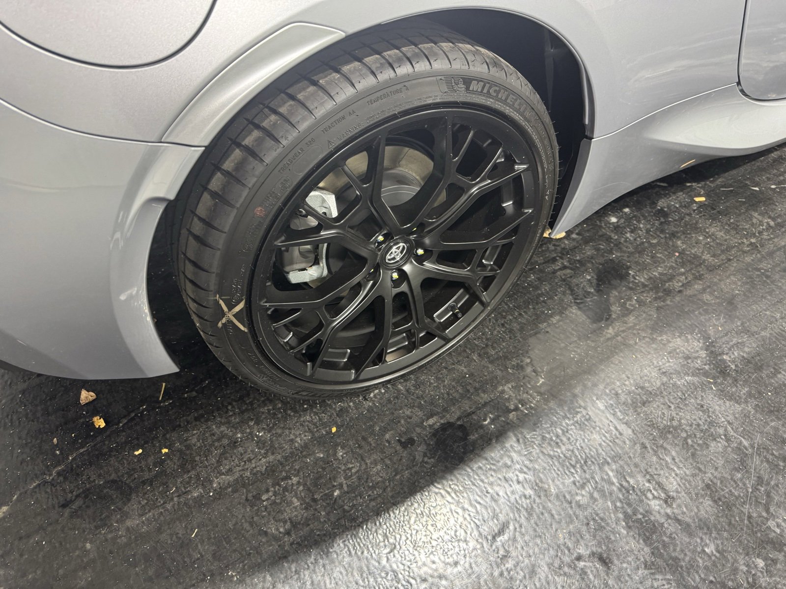 New 2025 Toyota GR86 Premium w/ GR Wheel Package (TMS image 9