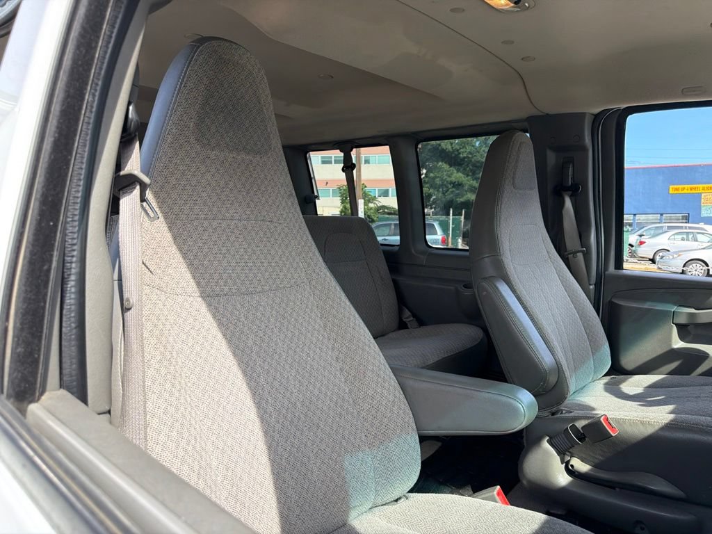 Used 2018 Chevrolet Express 3500 LT w/ LT Preferred Equipment Group RWD image 22