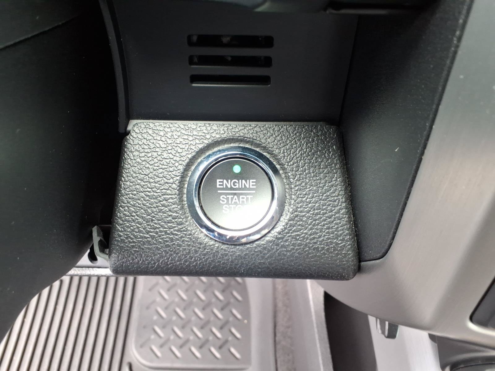 Used 2018 Ford F150 Platinum w/ Equipment Group 701A Luxury AWD/4WD image 23