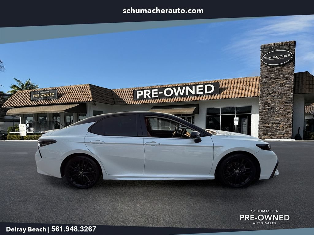 Used 2022 Toyota Camry XSE FWD image 8