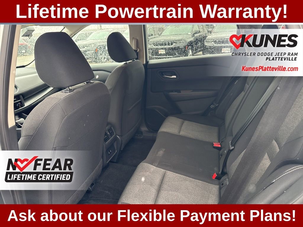 Used 2025 Nissan Rogue SV image 32