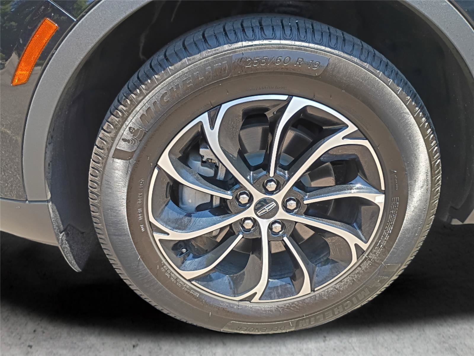 Used 2025 Lincoln Nautilus Premier AWD/4WD image 25