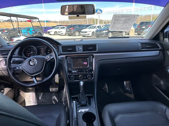 Used 2017 Volkswagen Passat 1.8T R-Line image 10