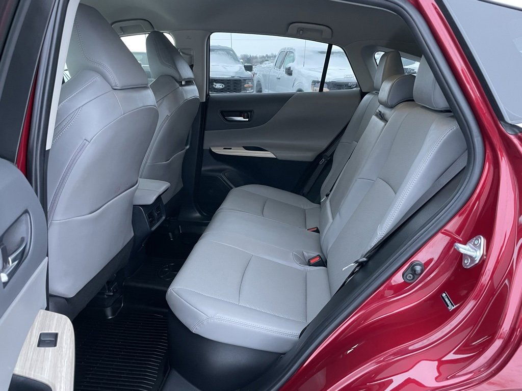 Used 2021 Toyota Venza XLE image 8