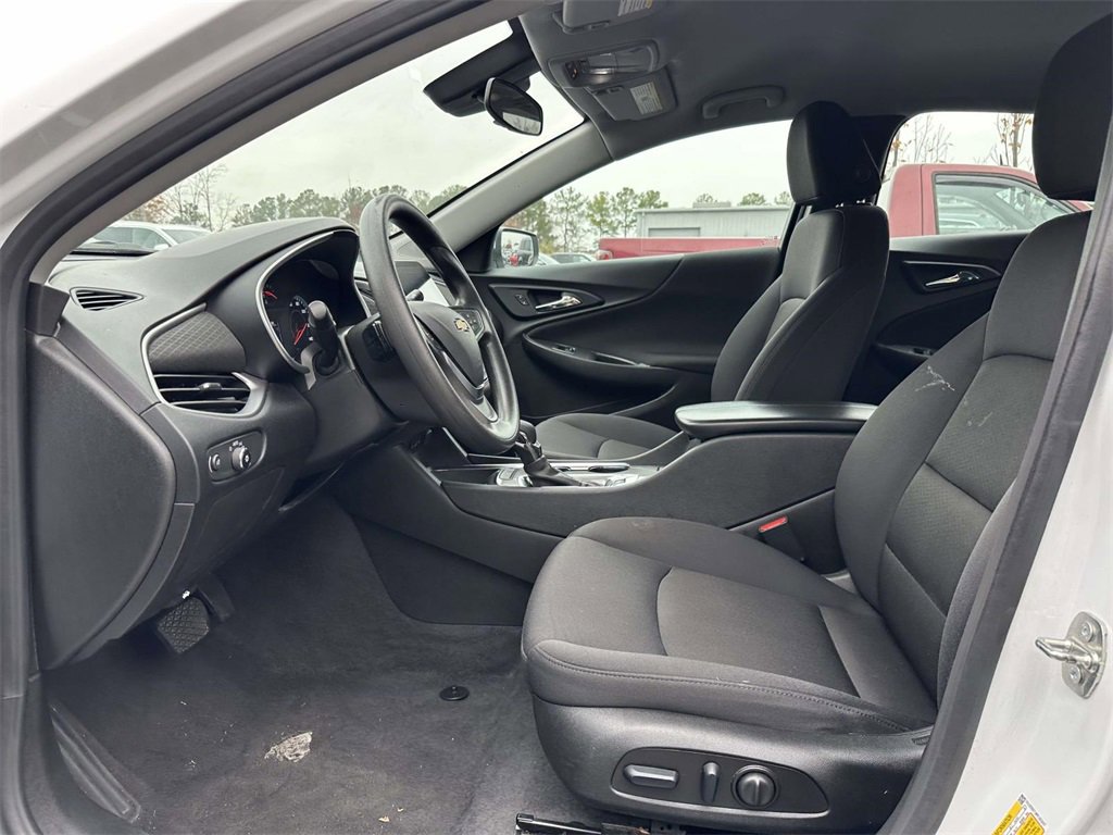 Used 2023 Chevrolet Malibu LT image 5