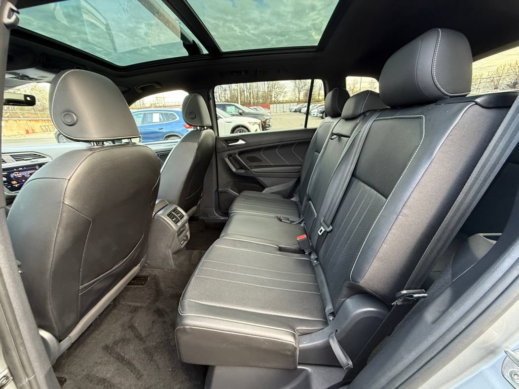 Used 2023 Volkswagen Tiguan SE R-Line FWD image 23
