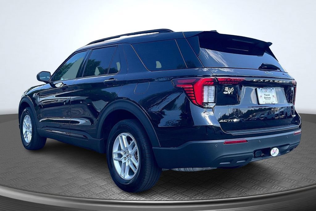 Used 2026 Ford Explorer Active AWD/4WD image 5