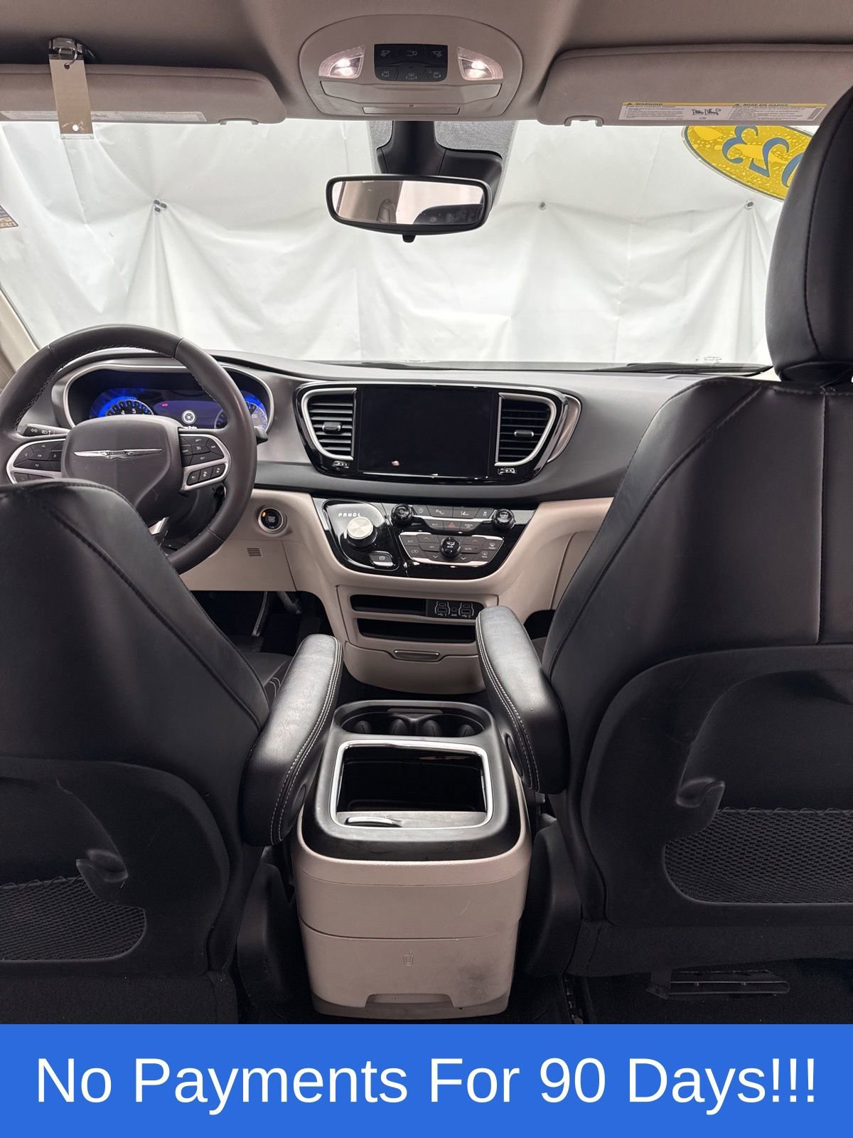 Used 2023 Chrysler Pacifica Touring-L FWD image 32