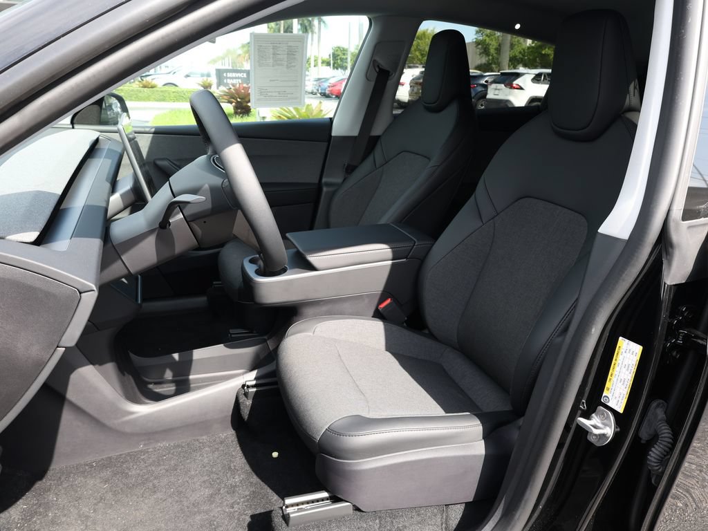 Used 2026 Tesla Model Y 2WD image 16