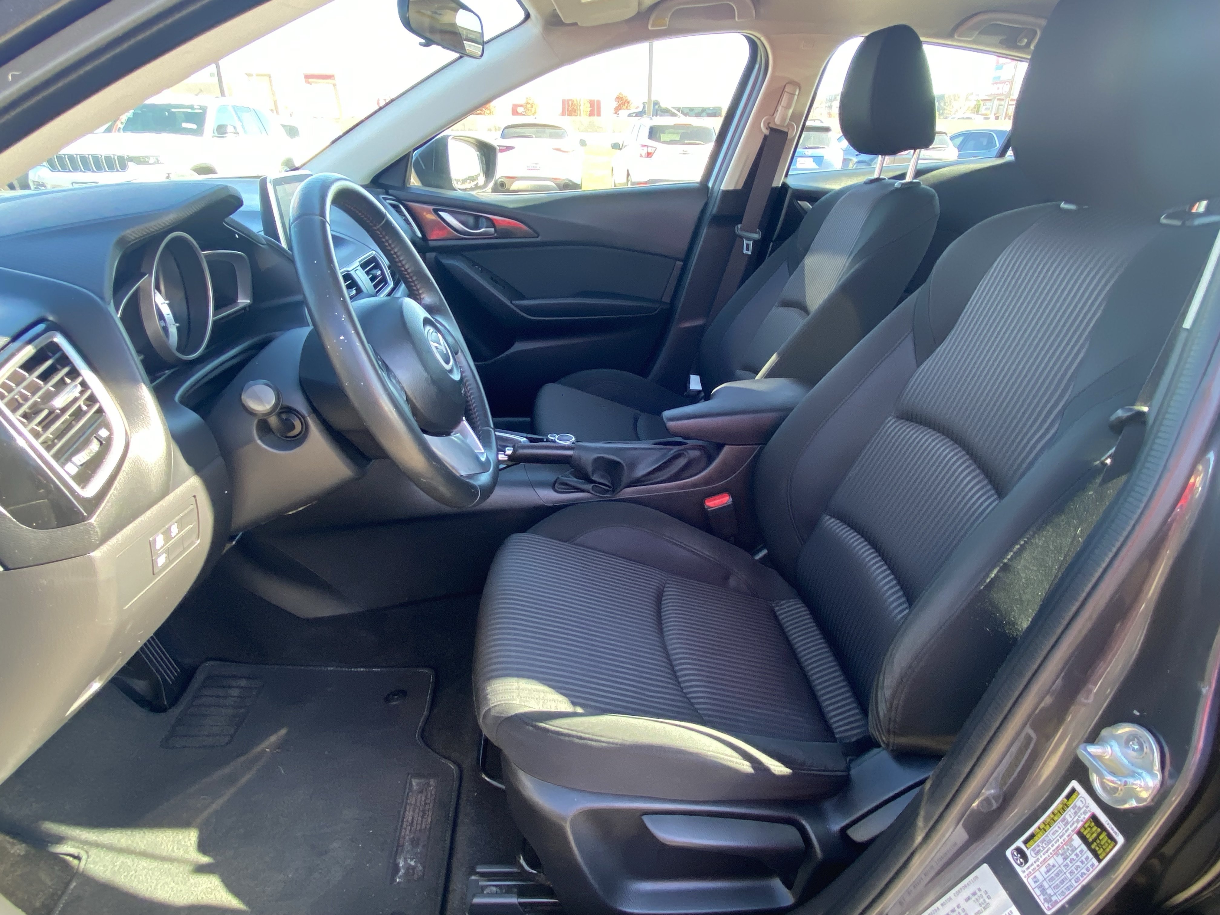 Used 2014 MAZDA MAZDA3 i Touring w/ Technology Package FWD image 5